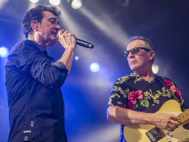 Manolo García and Quimi Portet, in concert at the Razzmatazz hall in Barcelona in 2016. A tribute to groups like Los Burros and Los Rápidos.