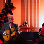 Alejando Sanz sings 'Corazón Patío' at the Latin Grammys with a very Andalusian staging