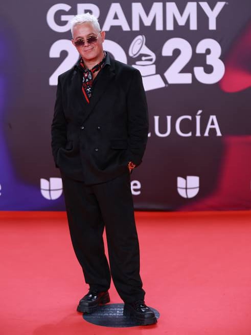 Alejandro Sanz posing during the photocall prior to the 2023 Latin Grammy Awards Gala, at the Palacio de Congresos in Seville.