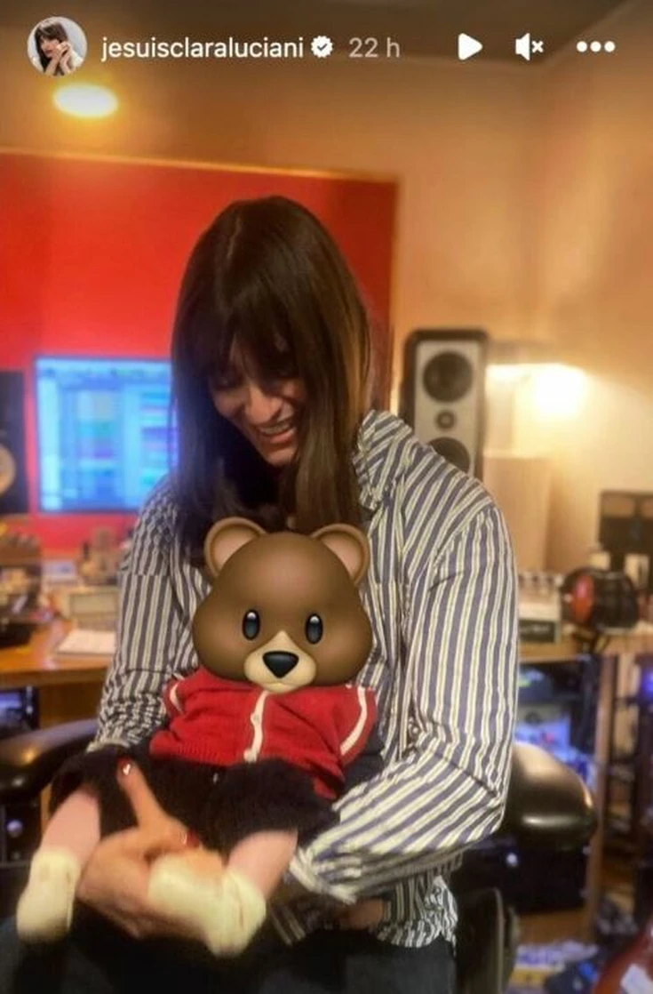 Clara Luciani and her baby - Instagram Story