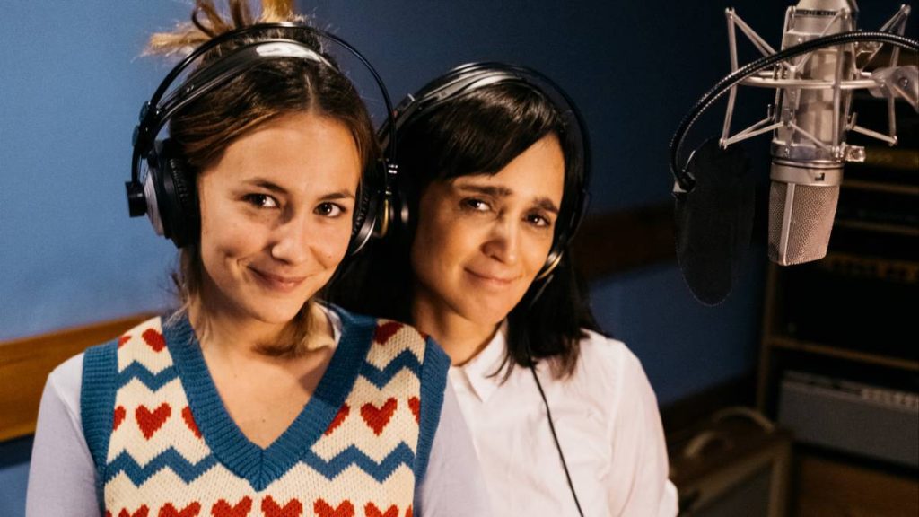 Rigoberta Bandini and Julieta Venegas come together in 'Qué más da', a feminist song about self-care