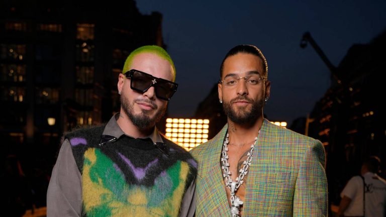 Maluma and J Balvin join forces again in 'Gafas Negras': this is how their song sounds