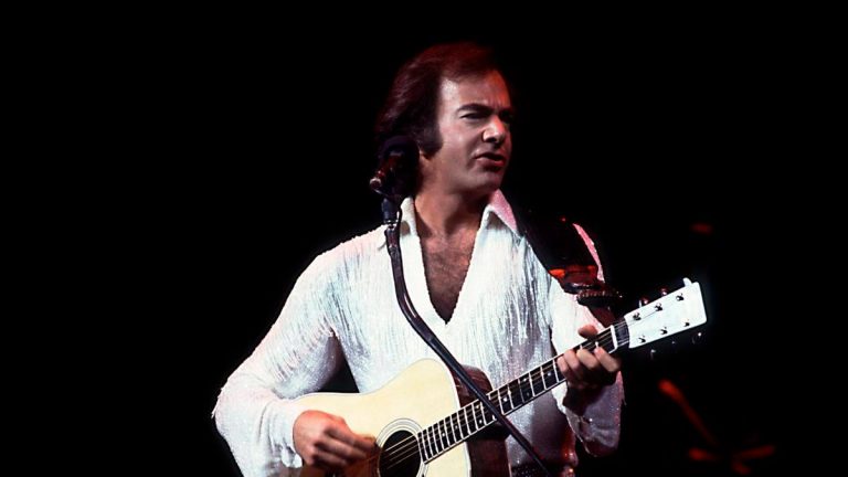 Neil Diamond publishes reissue of his historic 1976 Sydney concert