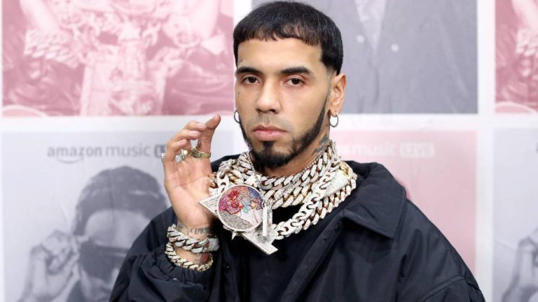 Anuel AA attacks Arcángel in a message full of insults