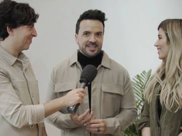 Luis Fonsi and Paula Koops share their hobbies and secrets when traveling by plane