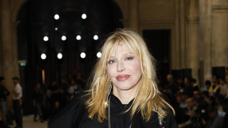 Courtney Love leaves the door open to a Hole reunion: "Later... I'll go back to Hole"