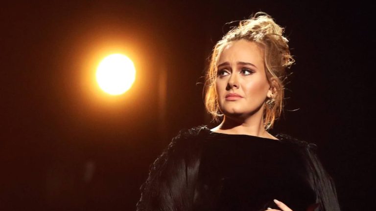 Adele takes a break to take care of her vocal cords