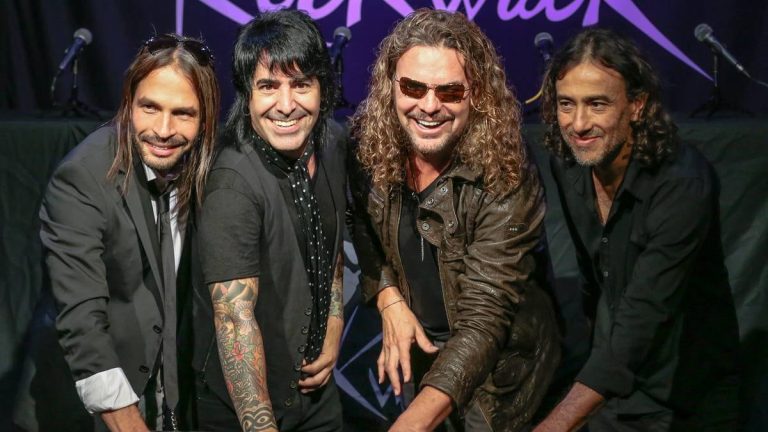 Alejandro Sanz records 'Vivir sin aire' with Maná on the Mexican group's new duet album