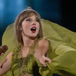 Taylor Swift breaks a record three times and celebrates it by presenting a new set of songs