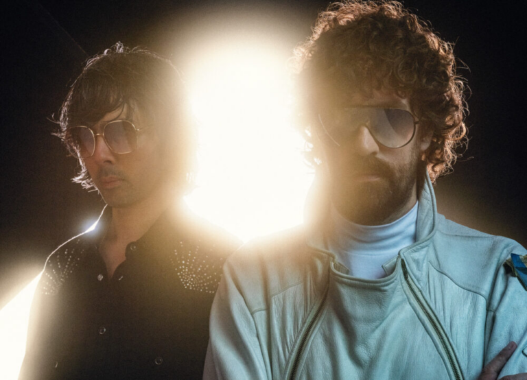 Justice premieres “Incognito”