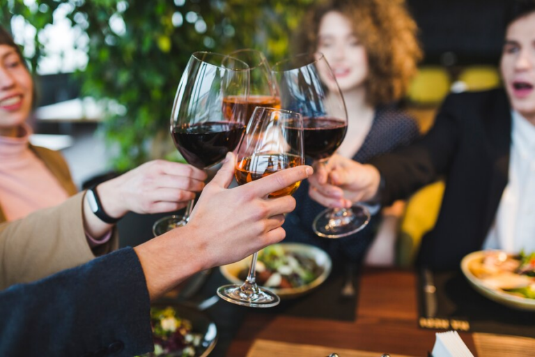 Wine O'Clock: 6 essential tips for epic vine lover gatherings