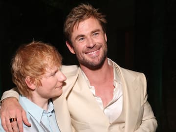 The duo that nobody expected: Chris Hemsworth takes the stage with Ed Sheeran and shows off his musical skills