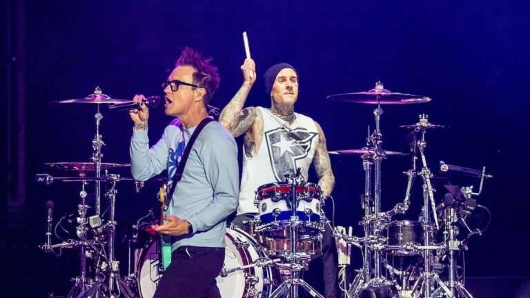 Blink-182 release their single 'ALL IN MY HEAD' and surprise with another track: 'NO FUN'