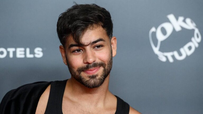 Agoney announces 'ÉXTASIS', a new preview of his electric album 'DICOTOMÍA'