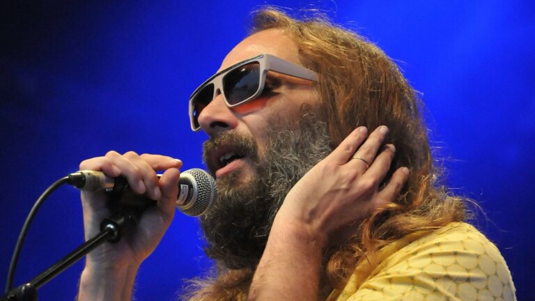 Paralympic Games ceremony: Sébastien Tellier’s delicate performance on “La Ritournelle”