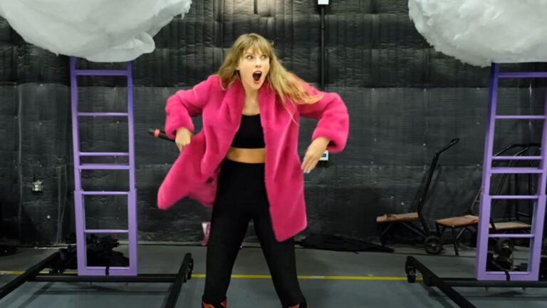 “The Eras Tour”: Taylor Swift offers a surprise clip to her French fans