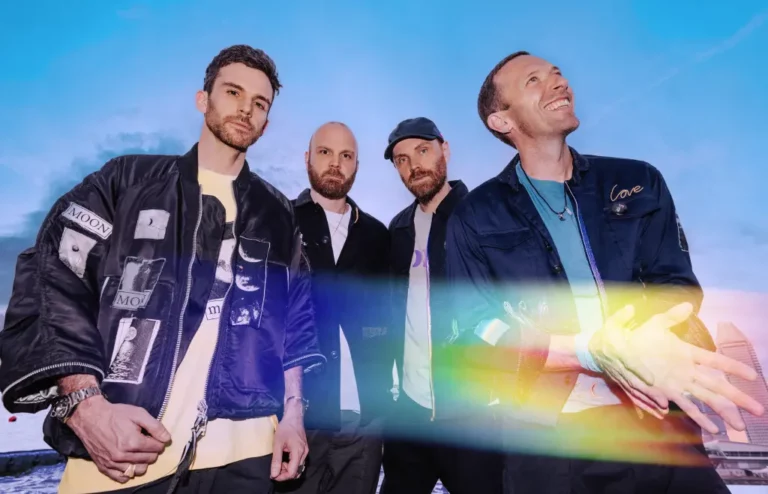 I COLDPLAY debuttano alla #1 tra album e formati fisici. OLLY, ANGELINA MANGO & JVLI primi tra i singoli