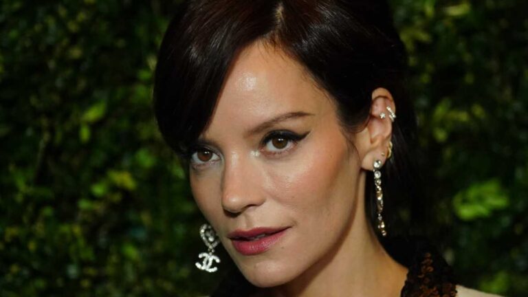 Lily Allen claims she earns more from photos of her feet than from her music