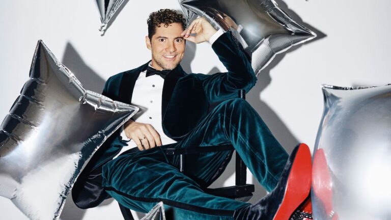 David Bisbal premieres 'Everything is possible at Christmas' to 'take away' Mariah Carey's Christmas throne