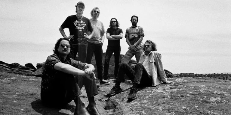 King Gizzard & the Lizard Wizard share “Phantom Island”