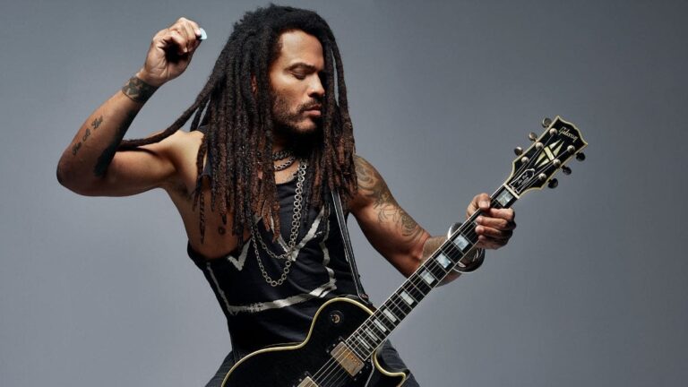 Lenny Kravitz shows that you can still feel sexy at 60 in the video for 'Honey'