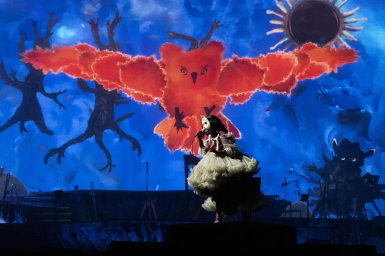 Björk presents the show: 'Apple Music Live: Björk (cornucopia)'