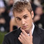 Justin Bieber leaves a message to Rihanna through his social networks