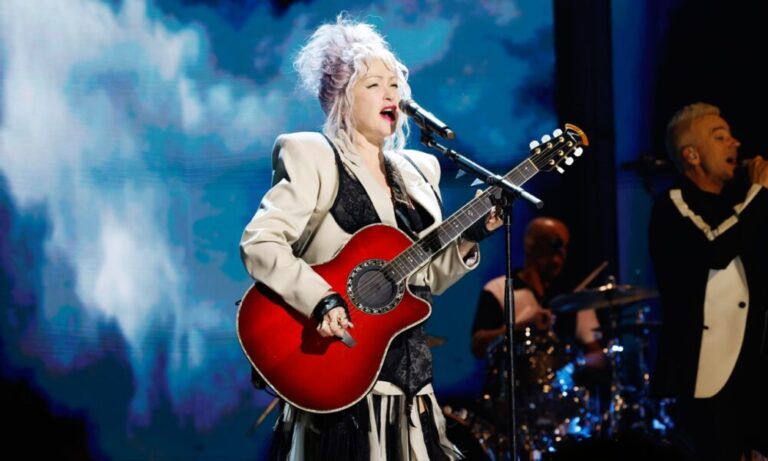 Cyndi Lauper live